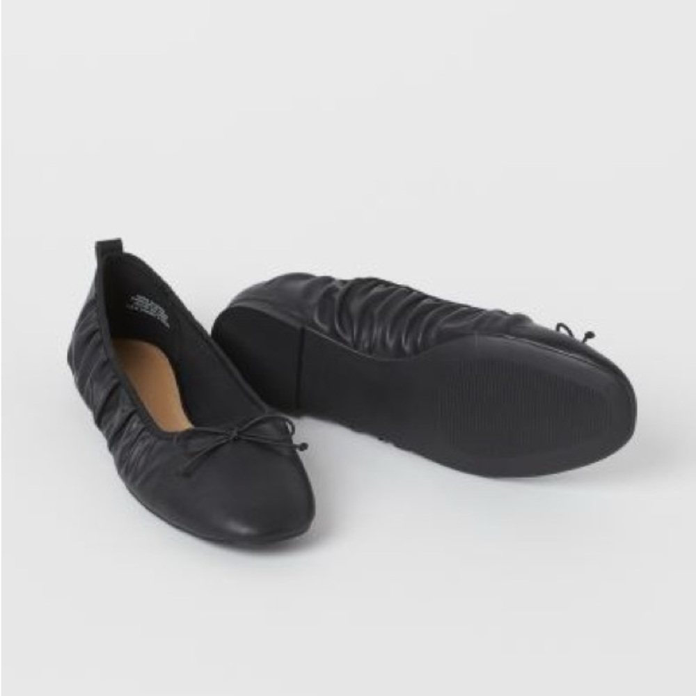 H&M Black ballerina flats with rouching on side